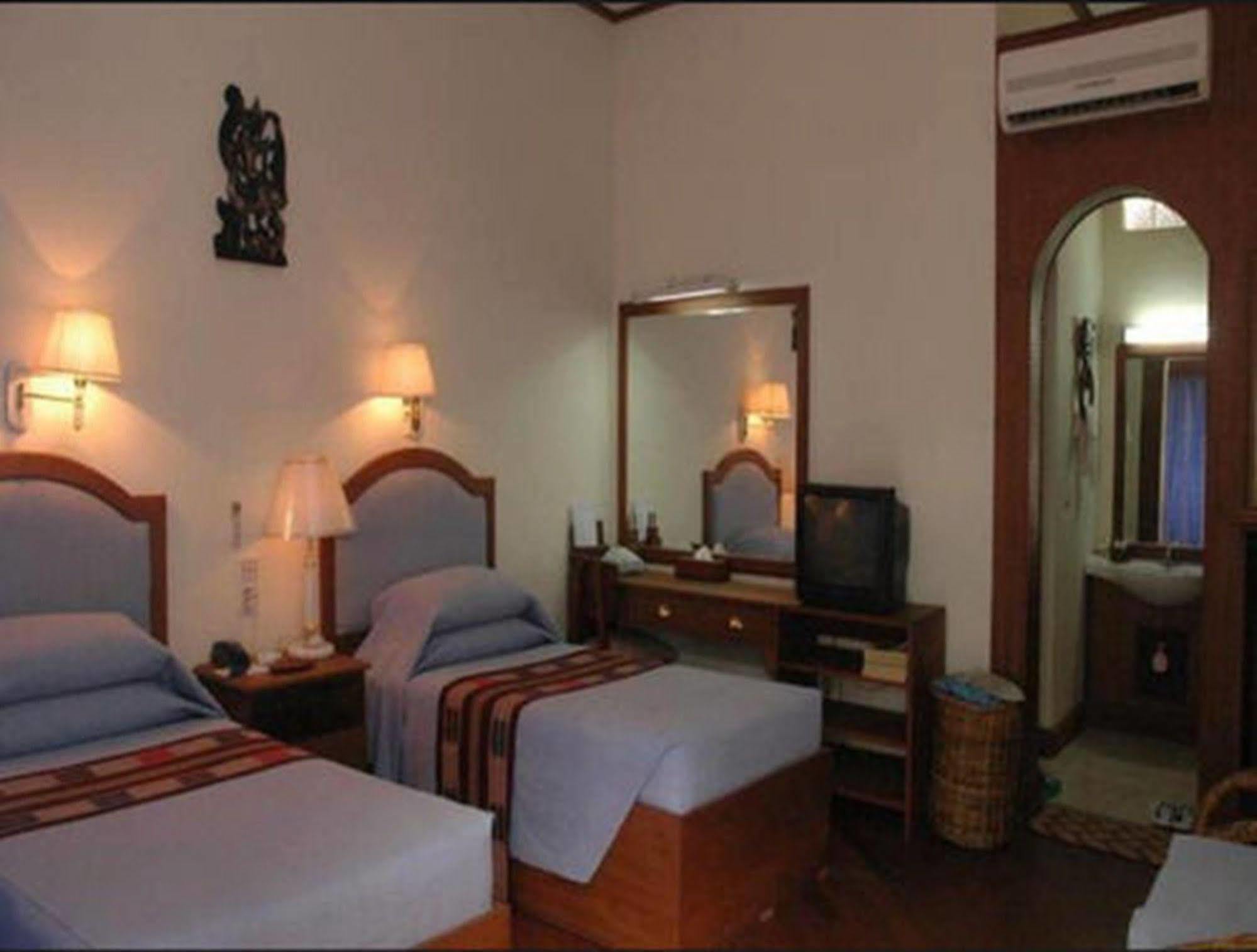 Emerald Land Hotel Mandalay Exterior foto